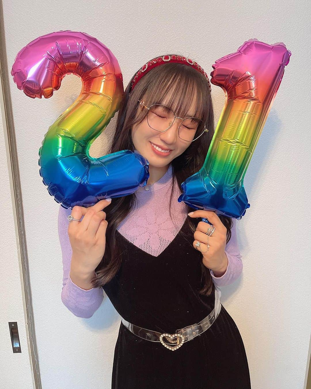 蒼井乃々愛のインスタグラム：「今日で21歳になりました✨  いつも応援してくださる皆さんありがとうございます🥹🫶 21歳ですが、最近👶扱いされがち😅 でも、可愛がってもらえるのは嬉しいですありがとう😠笑  今年はというか今年もやりたい事をやって楽しい1年にしたいです！！  #IDOL #アイドル #仮面女子 #メガネ女子 #めがねっこ #21 #21歳 #お誕生日 #mybirthday #birthday #ののファッション」