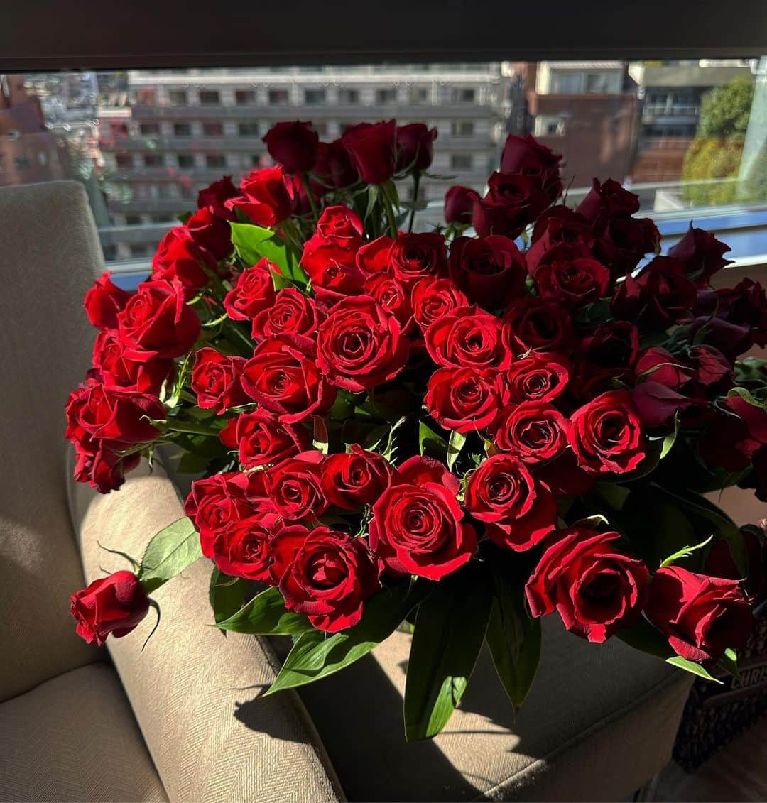 Mのインスタグラム：「この日からもうすぐ半年🌹  #grandhyatttokyo#グラハイ花嫁#グラハイウェディング」