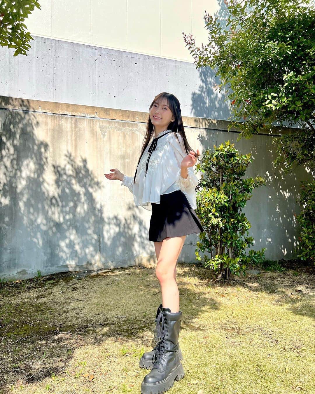 小山リーナさんのインスタグラム写真 - (小山リーナInstagram)「. ブラウスひらひらしててかわいい‪︎❤︎‪︎ お気に入り‪︎ちゃん」4月5日 20時24分 - rina_koyama_box
