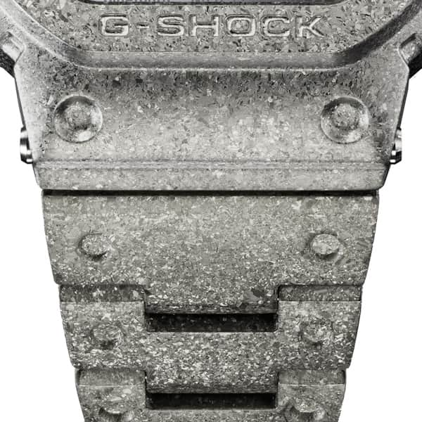 TiCTACさんのインスタグラム写真 - (TiCTACInstagram)「G-SHOCK40周年記念限定モデル『40th Anniversary RECRYSTALLIZED SERIES』 予約受付中。破片を散りばめたような新たな質感のフルメタルと初代復刻モデル。店頭でフェアも開催中！  1983年4月の誕生からちょうど40年。「DW-5040PG-1JR」は、初代モデル「DW-5000」をベースに、素材、仕上げの新たな進化に挑戦。ステンレスの再結晶化と深層硬化処理を組み合わせた技術をG-SHOCKに初めて採用し、唯一無二の強さと美しさを併せ持つ独創的なデザインに仕上げました。   「GMW-B5000PG-9JR」「GMW-B5000PG-9JR」は約3倍硬いフルメタルモデル。初号機「DW-5000C」のフォルムそのままにフルメタル化を実現させた「GMW-B5000D」（2018年発売）をタフネス仕様の電波ソーラー時計に。  ▼フルメタルモデル(GMW-5000PG-9JR、GMW-B5000PG-9JR)は一部店舗のみでの取扱となります。 札幌ステラプレイス店、仙台パルコ店、池袋パルコ店、東京ソラマチ店、ららぽーと海老名店、ららぽーと富士見店、柏タカシマヤS・C店、イーアスつくば店、ららぽーと沼津店、ららぽーと磐田店、junksルクア大阪、ららぽーとエキスポシティ店、なんばパークス店、名古屋髙島屋店、松山エミフルMASAKI店、アミュプラザ鹿児島店  ※人気モデルのため、すでに予約完売しているモデルもございます。在庫状況は各ショップまでお問い合わせください。   #watch #watchlover #watches #watchmania #casio #gshock #gshockwatch #gshockcollector #gショック #カシオ #casiowatch #casiogshock #japan #japanese #japanculture  #腕時計 #腕時計魂 #腕時計好き #腕時計コーデ #手元倶楽部 #手元くら部 #時計 #時計好きな人と繋がりたい」4月5日 20時44分 - tictac_press