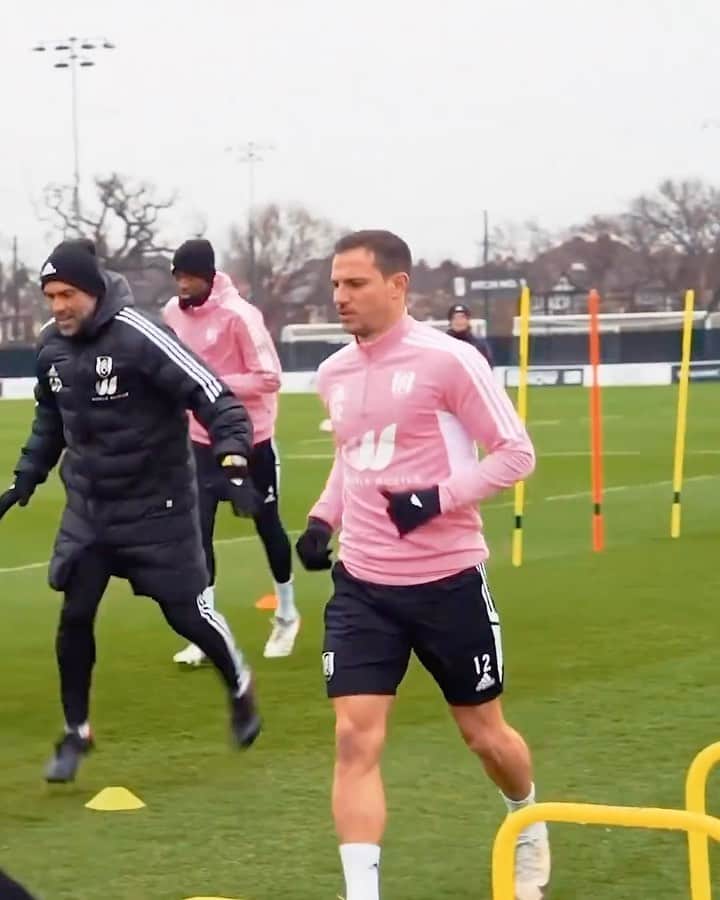 セドリック・ソアレスのインスタグラム：「Enjoy every little moment😀⚽ #FFC #Fulham #Training #mindovermatter」