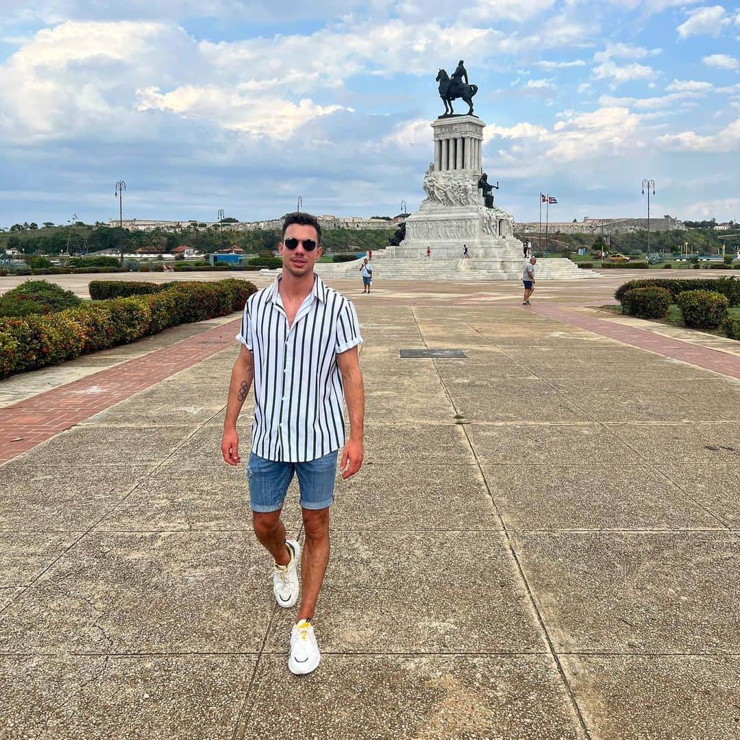 ヨリック・ヘンドリックスのインスタグラム：「HAVANA 🇨🇺」