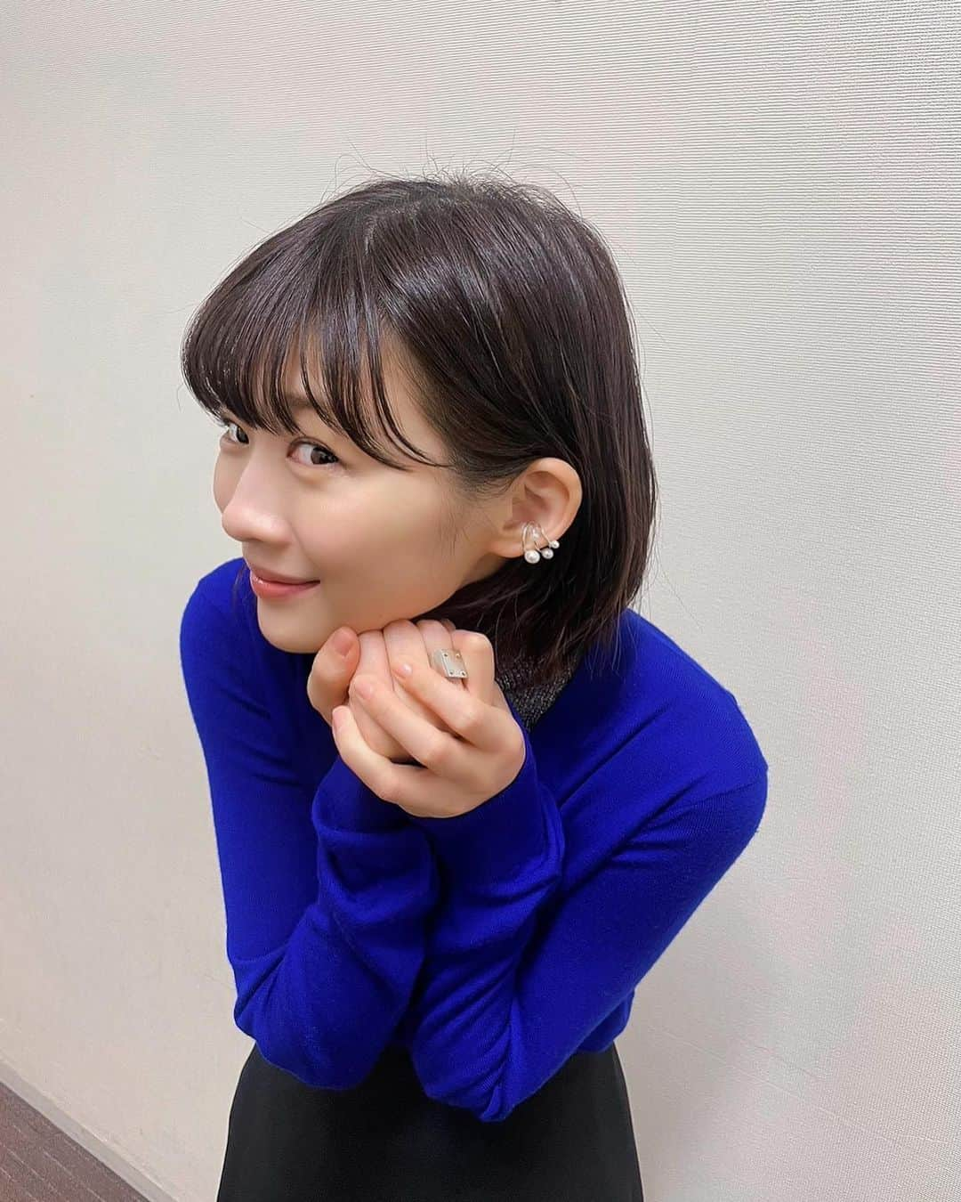 伊藤沙莉さんのインスタグラム写真 - (伊藤沙莉Instagram)「おはようございます🌞  ここらで 溜まっていた素敵ちゃん お衣装ご紹介します💁🏻‍♀️❣️  1.2枚目 エランドール賞プレゼンター  ドレス @lokitho_tokyo イヤリング @graey_official  3.4枚目 アメトーーク!3時間sp  ブラウス @newans.official @ow_pressroom ベスト @jack_joat @jakkeldn スカート @jack_joat @provoke_design_boutique サボ @quartierglam イヤリング @garni_official リング @higashiyamapr @ginjewelrytokyo  5.6枚目 ぽかぽか  トップス スカート @toryburch 靴 @daniella_and_gemma イヤーカフ @higashiyamapr @etoilight_jewelry  7.8枚目 アレグリアイベント  ドレス @31philliplim イヤリング @duedonne.jewelry @higashiyamapr リング @nomg_official @higashiyamapr パンプス @charleskeith_jp  9.10枚目 文化庁芸術祭授賞式  ジャケット スカート @yohjiyamamotoofficial イヤリング @ete_official リング バングル @____.ree____   stylist:あかねさん make:ふぁーびー」4月6日 6時25分 - itosairi