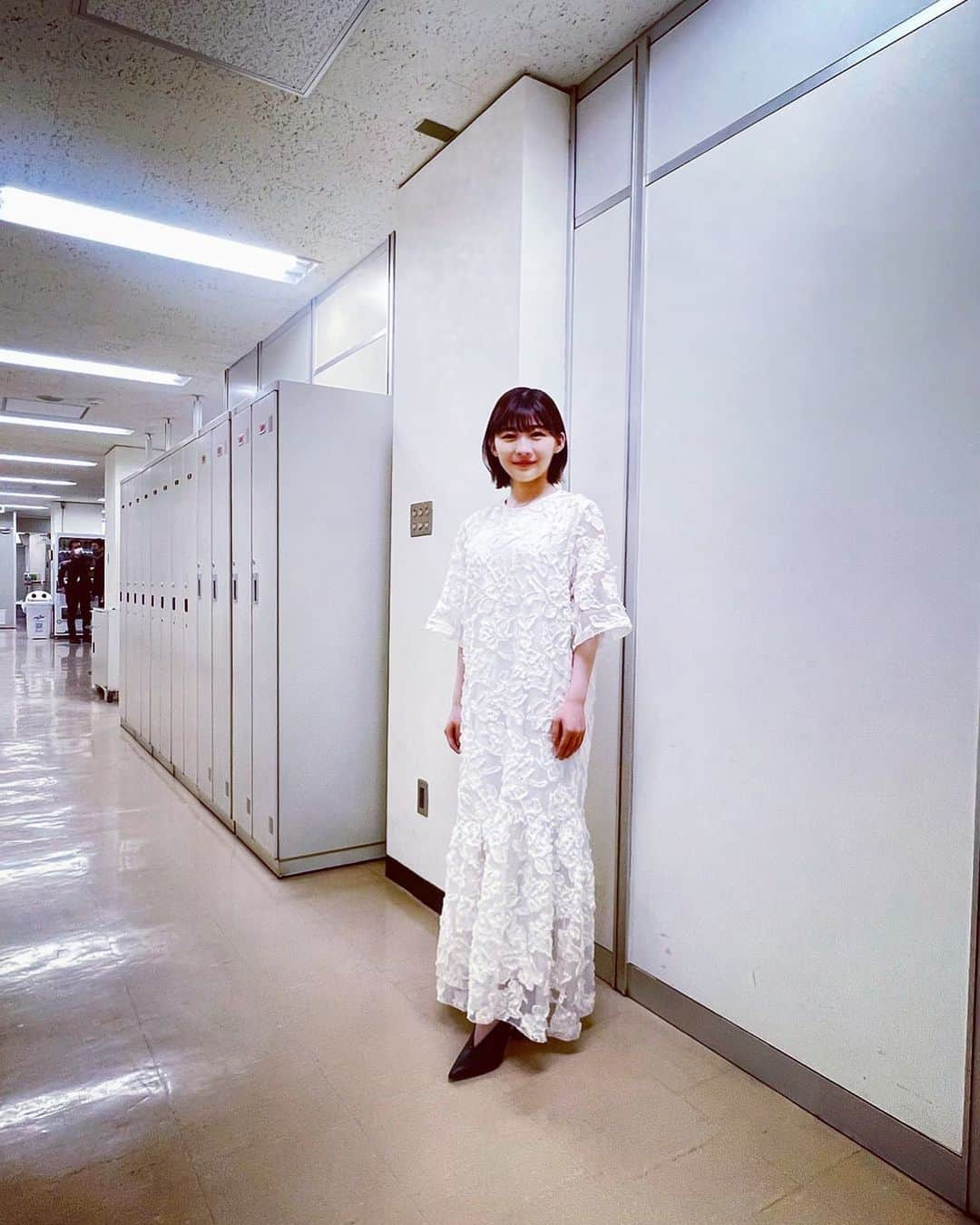 伊藤沙莉さんのインスタグラム写真 - (伊藤沙莉Instagram)「「虎に翼」記者会見  ドレス @greed_int_online_shop パンプス @henri.en.vargo  ありがとうございました🤸❣️」4月6日 6時29分 - itosairi