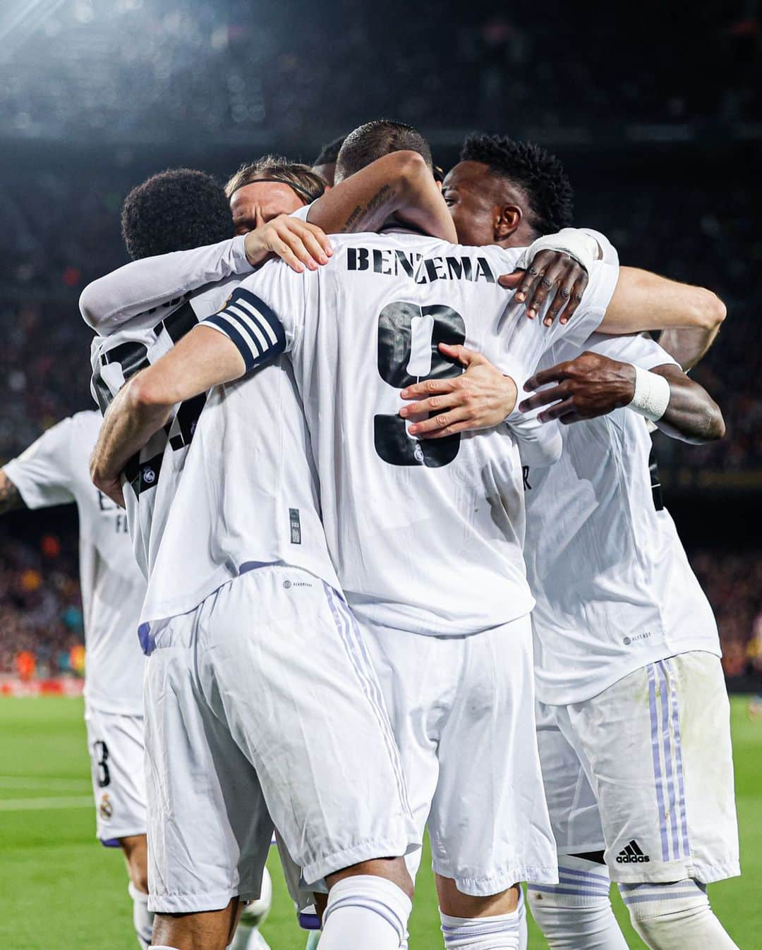 カルロ・アンチェロッティさんのインスタグラム写真 - (カルロ・アンチェロッティInstagram)「Gran victoria en el Camp Nou para una nueva final. Disfrutad, madridistas. #HalaMadrid」4月6日 6時41分 - mrancelotti