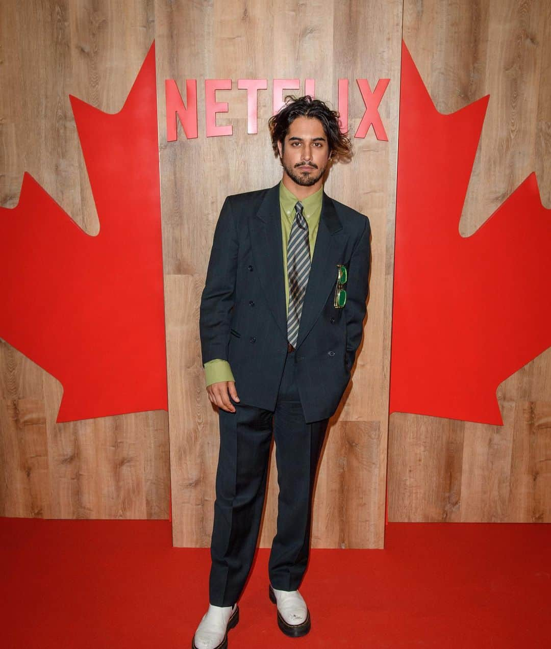 アヴァン・ジョーギアのインスタグラム：「Thanks @netflix for having me at the opening of the new office in Canada. Let’s make things.」