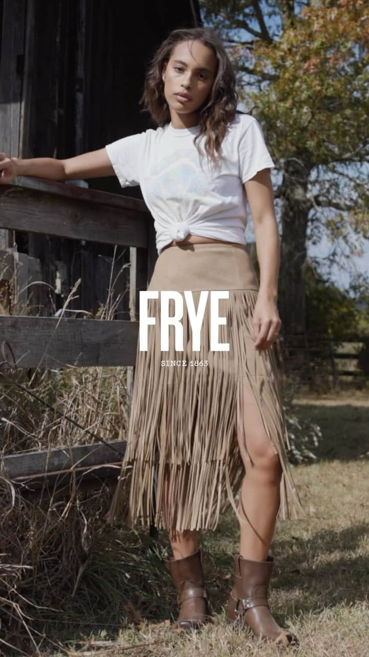 フライのインスタグラム：「Free and untamed 🧡 Shop our spring styles now. #InMyFRYE」