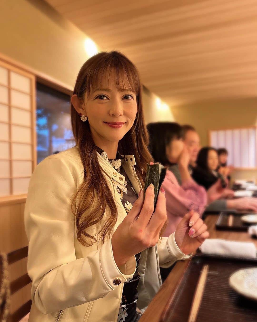 箕輪玖美さんのインスタグラム写真 - (箕輪玖美Instagram)「鎌倉 北じま✨ ・ ・ 期待通り前回を超えてくるお店✨ 今回も大変美味しゅうございました🥰 ・ ・ 北島さんの器フェチな所や、季節行事のしつらえも私のツボ💕 ・ ・ 年内は予約一杯なので、また来年の楽しみに✨  #鎌倉北じま #日本料理 #予約困難店 #毎回美味しい #美味しいもの好きな人と繋がりたい #食いしん坊 #鎌倉グルメ #kamakuragourmet #kamakura #別荘ライフ #セカンドハウス #アラフィフ女子 #箕輪玖美」4月6日 6時57分 - kumi.111