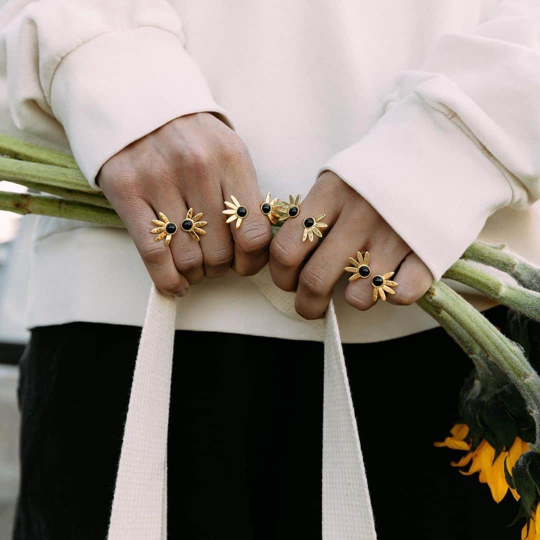 ウィンターケイトのインスタグラム：「Our HOH x WoW Petal Ring features genuine Onyx and hammer detailed petals. 🌻✨  Now available to the general public.  Tap to shop. ✨」