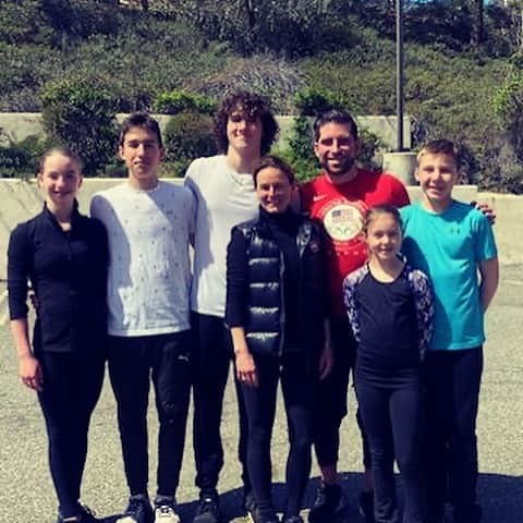 ネイサン・バーソロメイのインスタグラム：「The last few weeks have been awesome! Another great experience with @katiaagordeeva teams as well as @mayu.mayu_skate and @skate_lovemai827 all the way from Japan!   Until next time! @teamtoddandjenni @greatparkice #teamcanada #teamjapan #teamUSA」