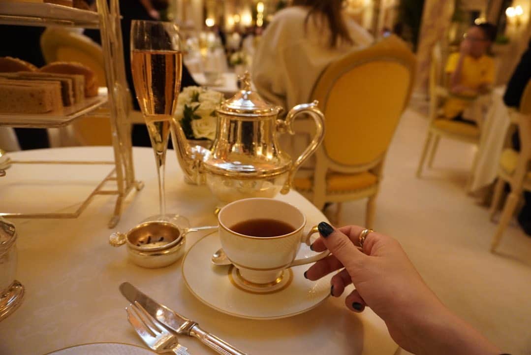 神谷由香さんのインスタグラム写真 - (神谷由香Instagram)「Afternoon tea in @theritzlondon   イギリスといえば？って言われたら 私は"Afternoon tea"がでてくる🫖🇬🇧  昔学生の時にロンドン来た時は お高くて入れなかったの！笑  美味しくて空間も素敵で満たされました🥰」4月6日 7時14分 - kamiya_yuka_