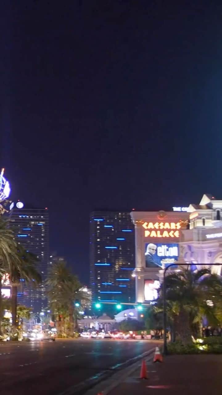 アウル・シティーのインスタグラム：「Vegas - see you this fall!」