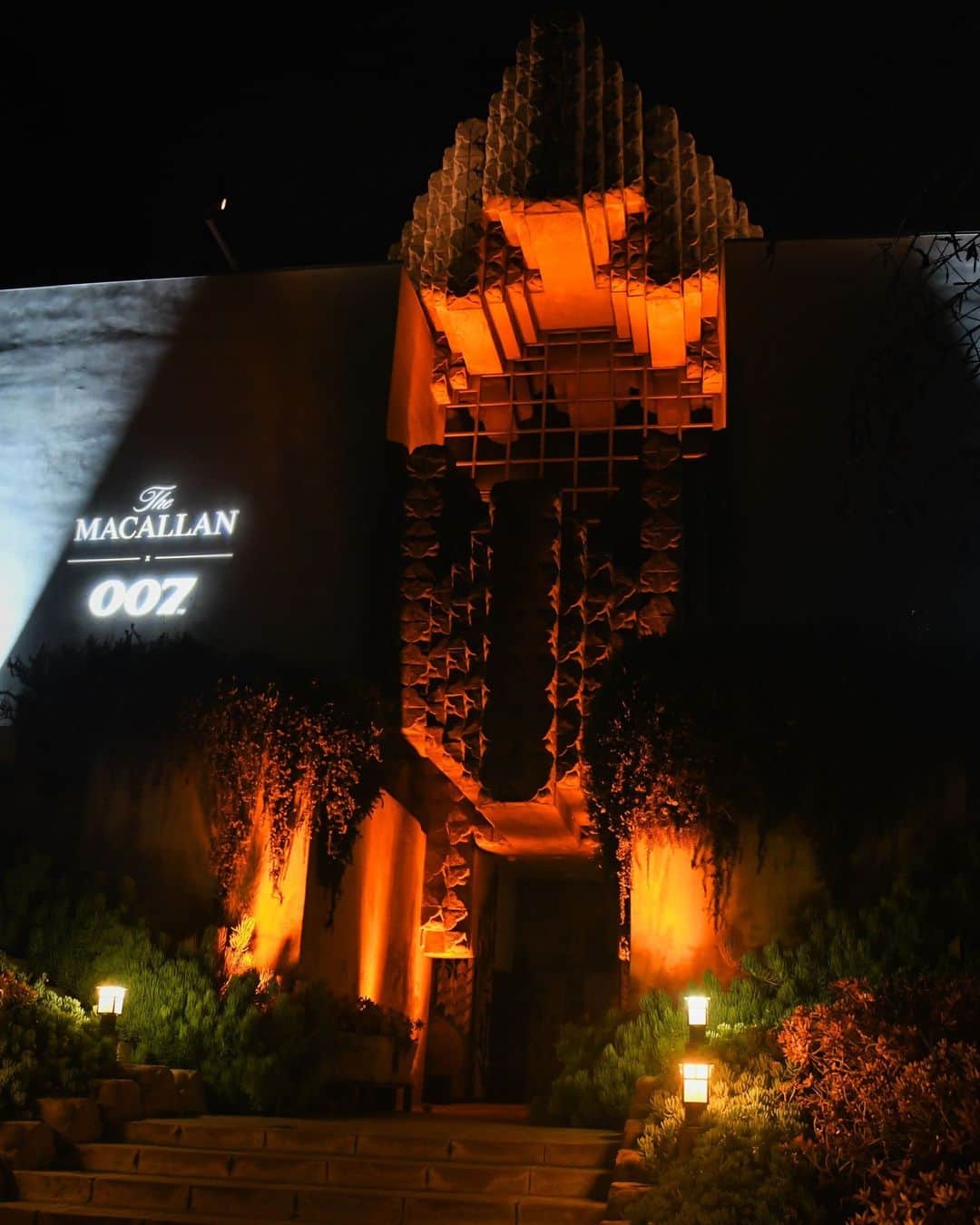 The Macallanのインスタグラム：「Our immersive experience in the heart of Los Angeles, California, celebrated the launch of The Macallan James Bond 60th Anniversary Release.⁣ ⁣ Inspired by Six Decades of Bond, guests enjoyed a behind the scenes exploration of Bond, paired with a selection of carefully curated tastings whilst enjoying a sequence of theatrical music performances.⁣ ⁣ Crafted without compromise. Please savour The Macallan responsibly. ⁣ ⁣ #TheMacallan #TheMacallanx007」