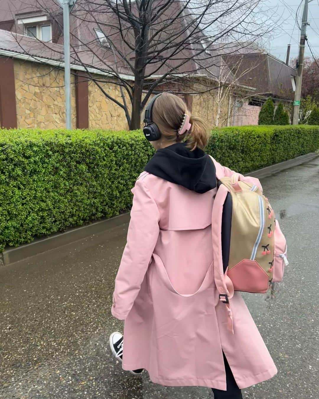 アンナ・ヴァワガさんのインスタグラム写真 - (アンナ・ヴァワガInstagram)「🌸🌧️」4月5日 22時41分 - annapavaga