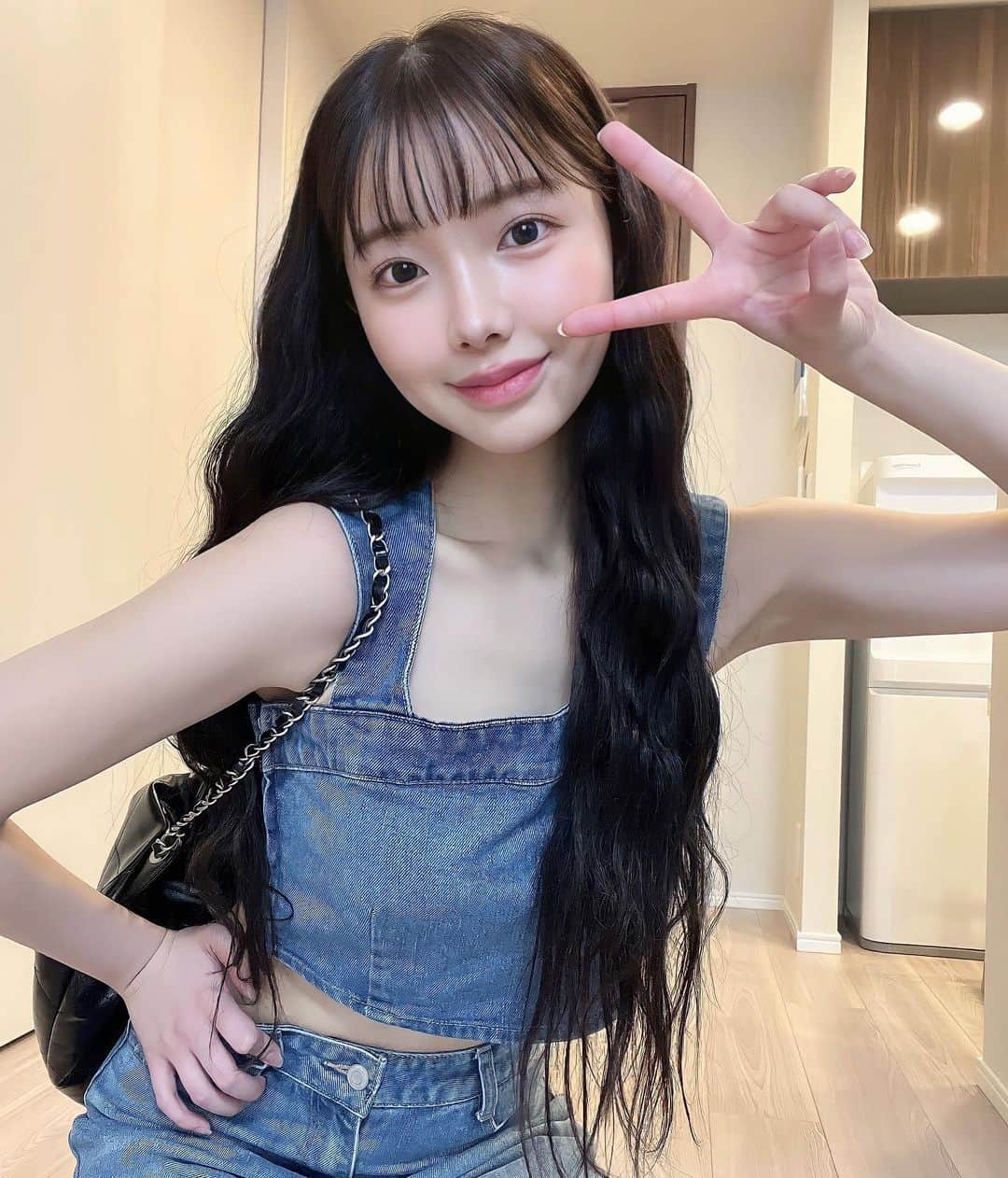 えみ姉のインスタグラム：「ㅤ 🌻🤍🤍🤍」