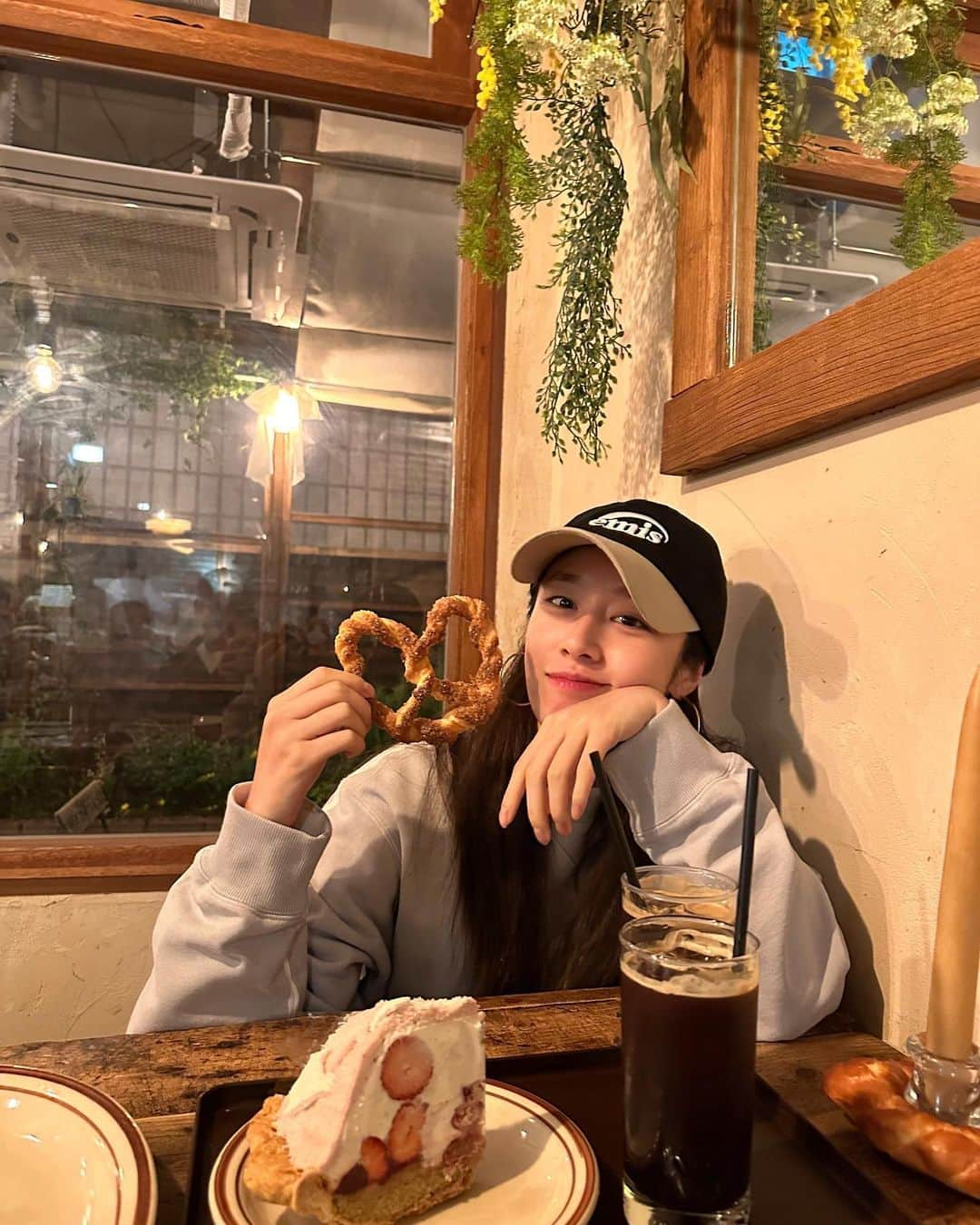 ジヨン さんのインスタグラム写真 - (ジヨン Instagram)「🥨」4月5日 22時50分 - jiyeon2__