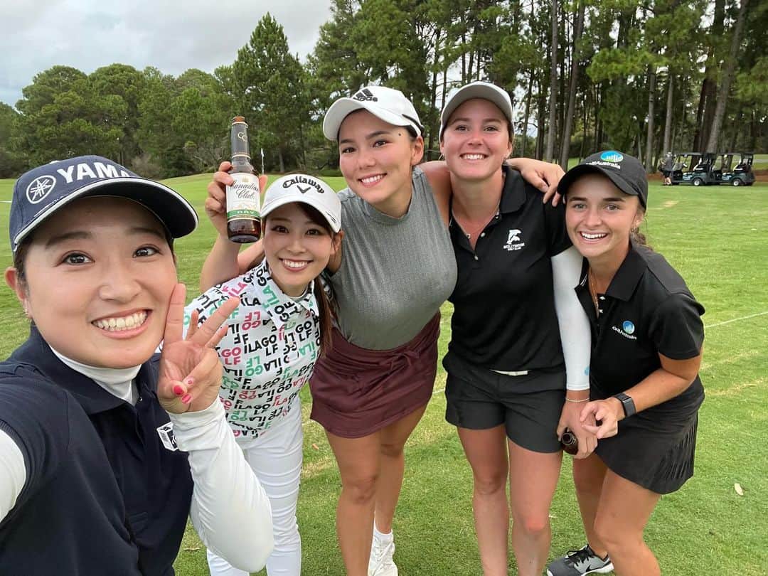 高木優奈のインスタグラム：「The best friends 😚 Nice to meet you 🫶🏻 I love Australia 🇦🇺  Thank you so much 😌  愉快で最高なプレイヤーたち⛳️ 私たちのトラブルを助けてくれたり ゆっくり英語で話しかけてくれたり… これだけ助けてもらったり優しくしてもらって 私も今以上に人に優しくしようと思いました☺️  #Australia #WPGA #髙木優奈 #YunaTakagi #ヤオマサ #濱田精麦 #ZOY #YAMAHA」