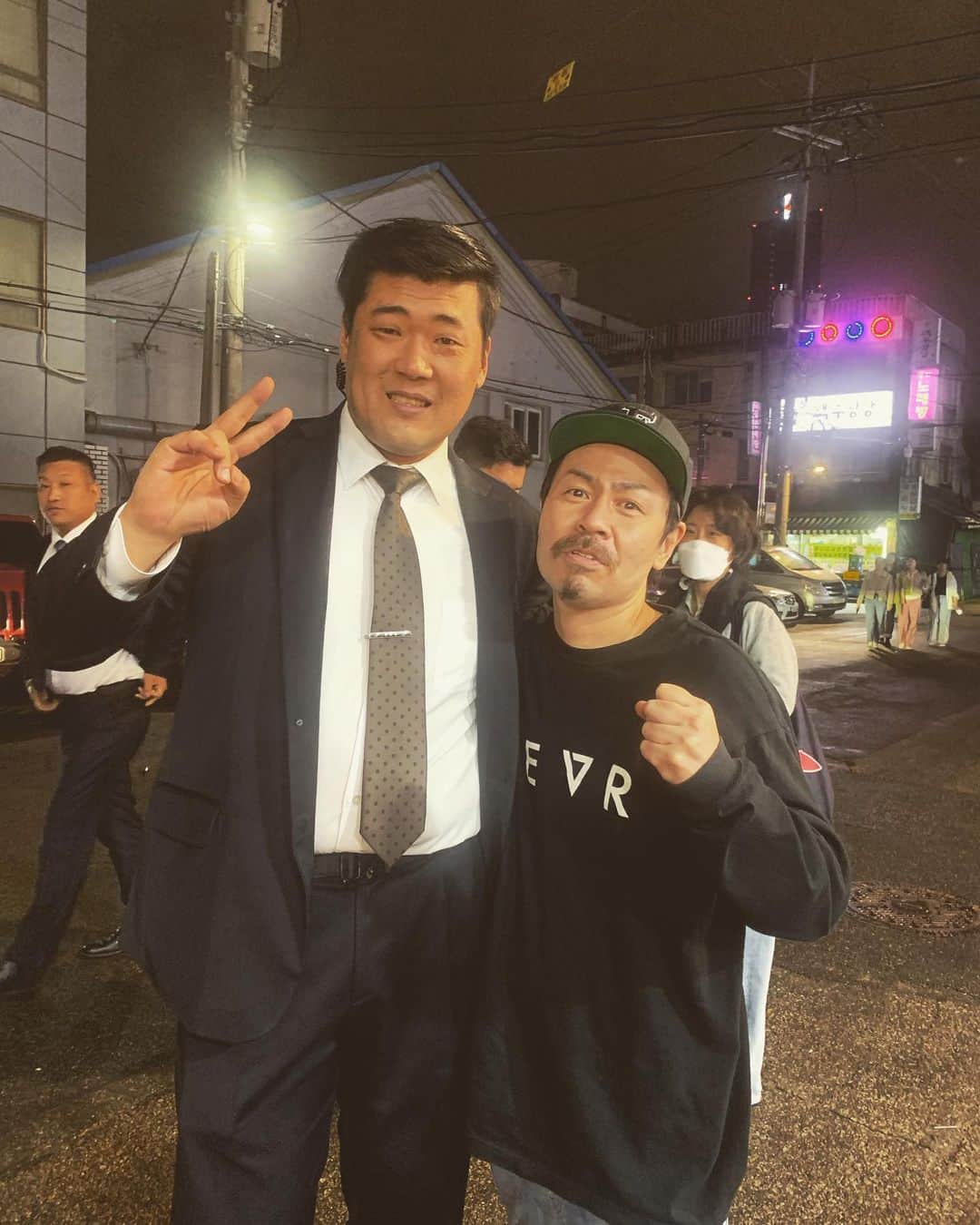 こーいちのインスタグラム：「韓国で俺がどこに行っても着いてきて俺を自分の彼女かのように守ってくれたマイメン。 身長差あるけど今度2人で遊ぼや。  #韓国 #slamdunk」