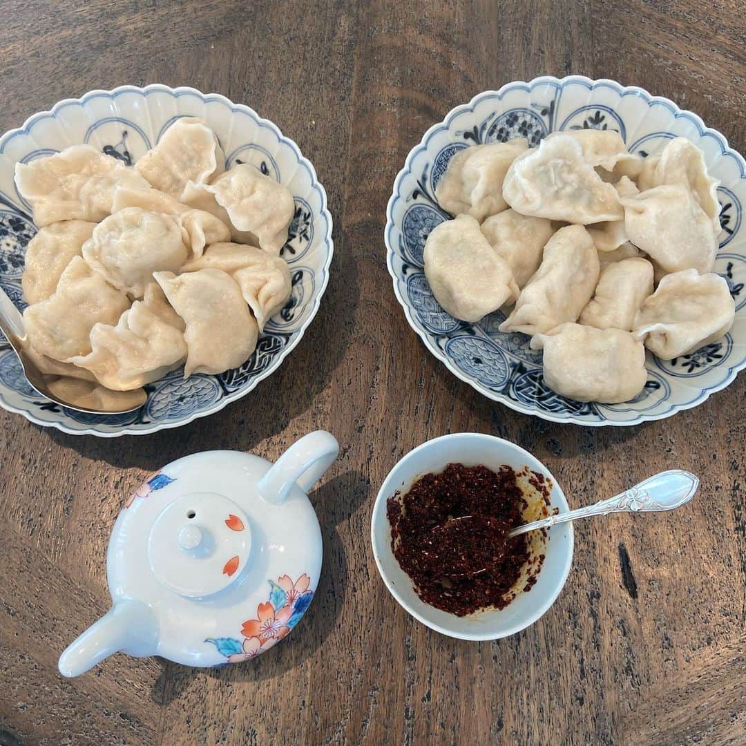 渡辺有子のインスタグラム：「粉物料理の奥深さに、 ウーさんの美しさに、 魅せられた夢のような時間でした。  美味しすぎて、満腹。 そして今すぐにもまた食べたい☺️」