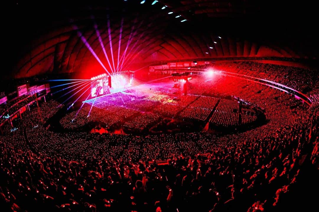 ONE OK ROCKさんのインスタグラム写真 - (ONE OK ROCKInstagram)「Thanks Tokyo, Day 2!! ONE OK ROCK 2023 LUXURY DISEASE JAPAN TOUR!!  #ONEOKROCK #LuxuryDisease #tour photo by @hamanokazushi」4月5日 23時23分 - oneokrockofficial