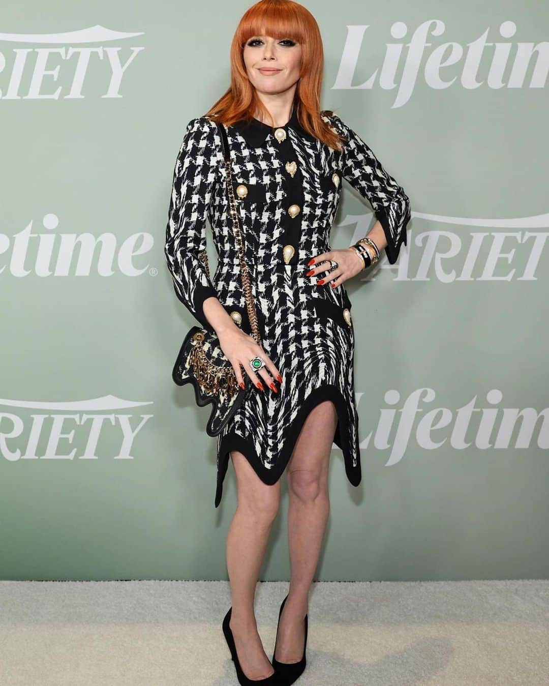 ジェレミー・スコットのインスタグラム：「BIRTHDAY GIRL @nlyonne WEARING A DRESS FROM MY LAST MOSCHINO COLLECTION TO RECEIVE HER @variety WOMEN IN POWER AWARD 🏆 STYLED BY @cristinaehrlich ❤️」