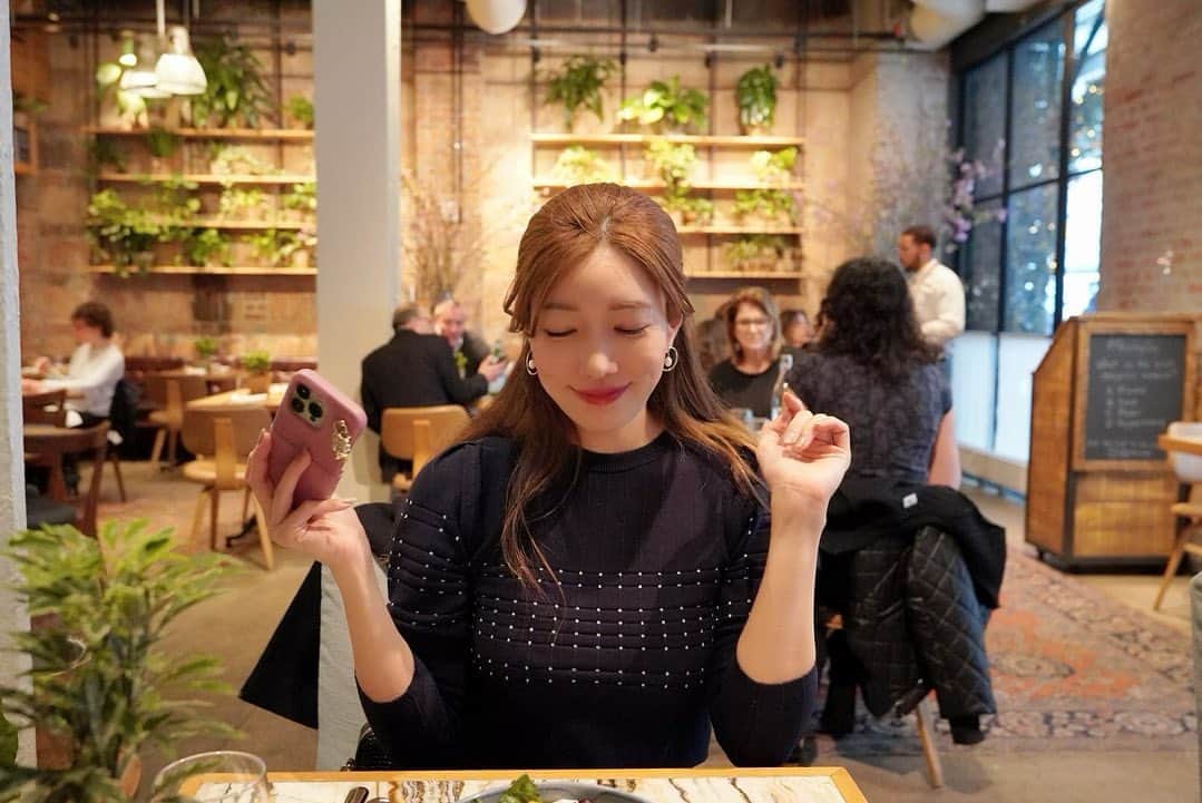 滝沢結貴のインスタグラム：「ごきげん🌸  #ニューヨーク生活 #ニューヨーク #海外生活 #nyc #nyccafe」