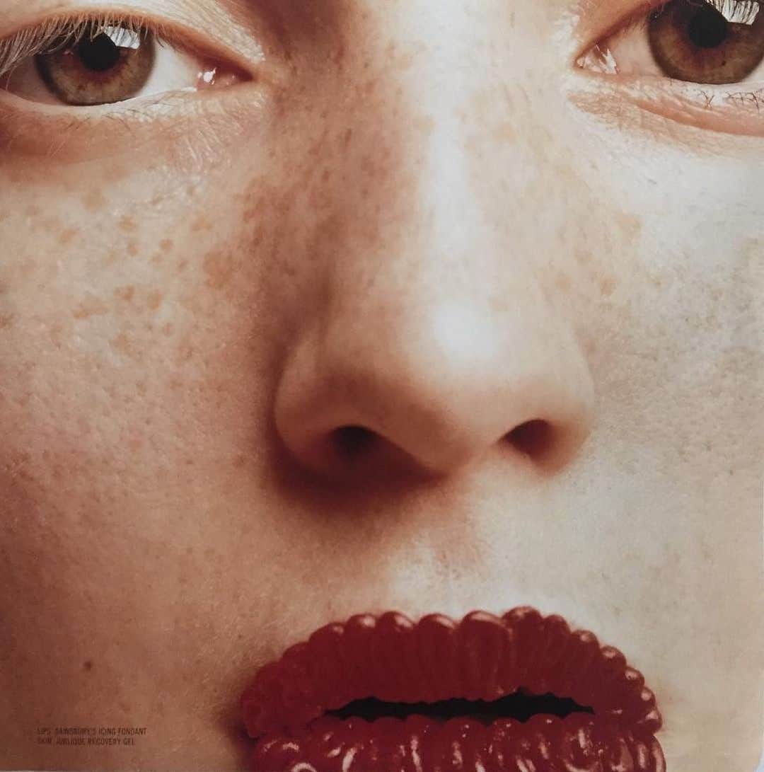ValGarlandのインスタグラム：「Fondant Fancy Anyone❓❓❓❓  @RichardBush1 for #CremeMagazine  #ValGarland」