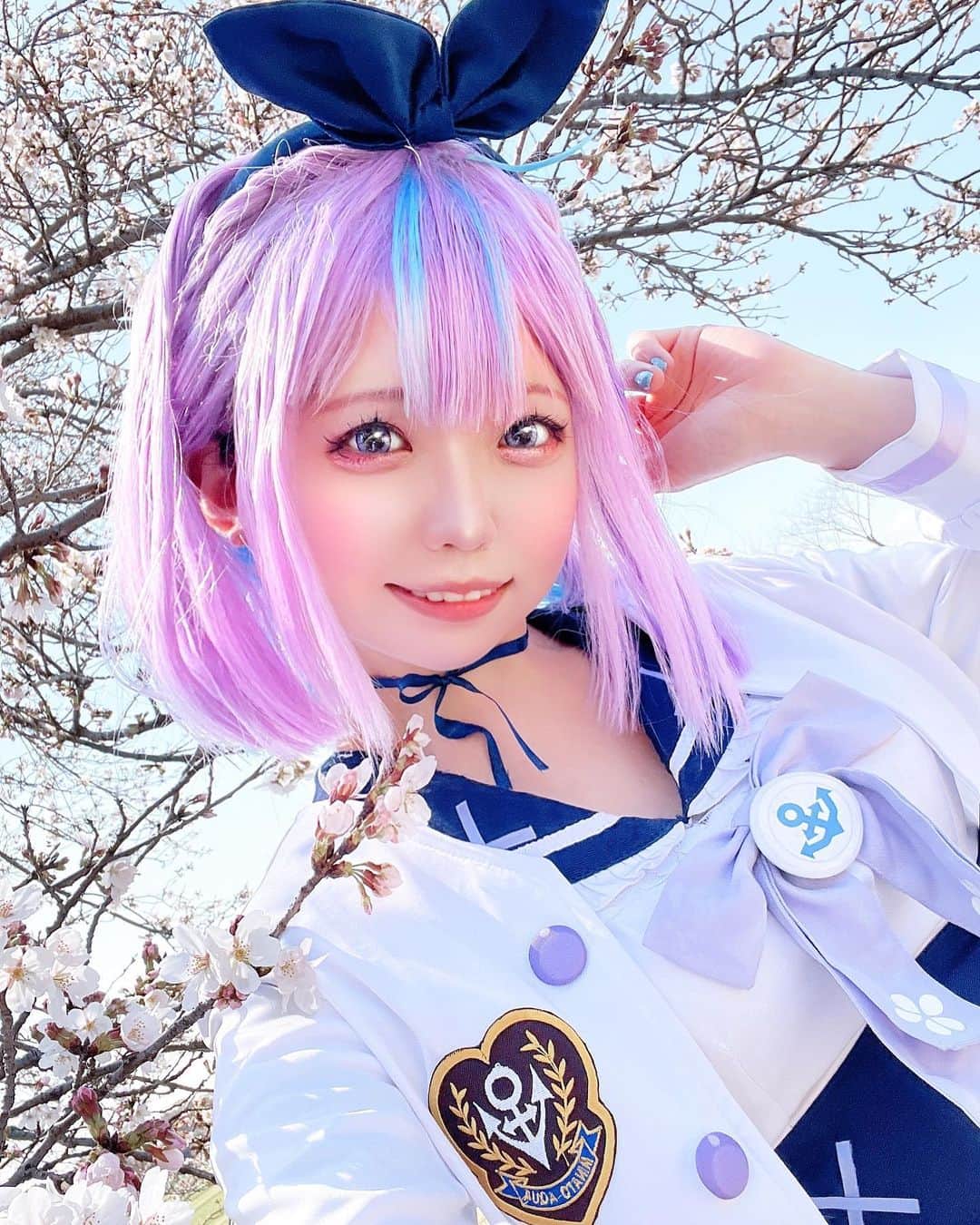 千夢のインスタグラム：「🌸⚓️  あくたんで桜撮影したよ✨ 晴れの日に見れて綺麗だった☀️ 撮影してもらった写真もまたアップしたいな♪ #湊あくあ #minatoaqua #ホロライブ  #hololive #idol #hololivegirls  #chimurin_cosplay #chimurin_cos #chimurin  #cosplay #cosplayer #cosplays #cosplaying #cosplaygirl #cosplaymodel #cosplayersofinstagram #cosplaymakeup#model #kawaii  #japaneseidol  #japan_of_insta  #japanesegirl #japanesegirls  #instafollow #followme #コスプレイヤー」