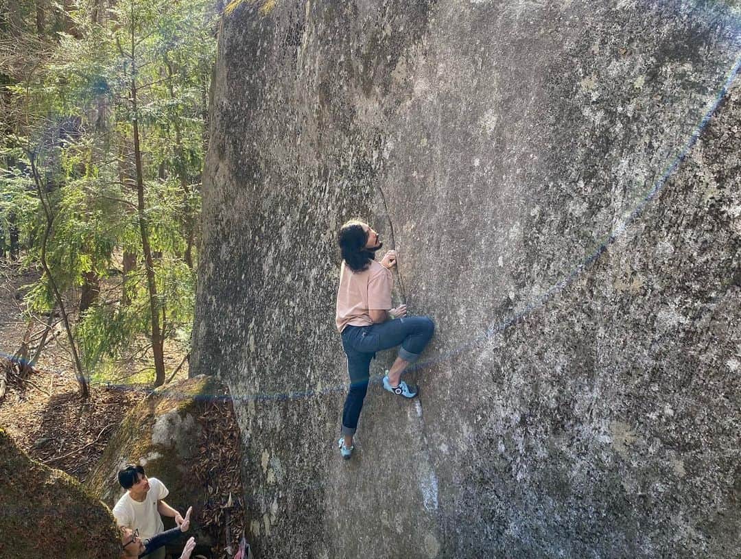 ハキム・カスバンのインスタグラム：「Japan ‘23⁣⁣⁣ ⁣⁣⁣ Fav bits from a short trip.⁣⁣⁣ ⁣⁣⁣ Also new blog post. Link in bio~⁣⁣⁣ ⁣⁣⁣ @boruda.sg⁣⁣⁣ @heavy.japan⁣⁣⁣⁣⁣ @reddotrunningco⁣⁣⁣ ⁣⁣⁣⁣⁣ #wmvボルダー #climbing #bouldering #dyno #heavyjapan #teamRDRC #RDRCsg #borudasg #thisishowifuel #fueledwithAMMO」
