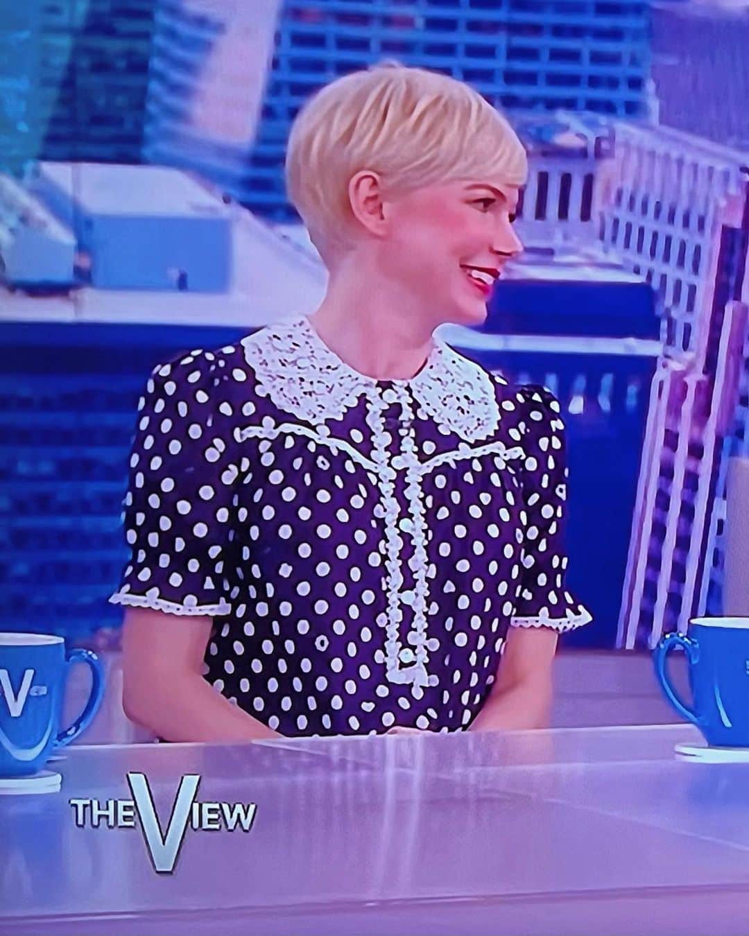 ハーレー・ヴィエラ・ニュートンさんのインスタグラム写真 - (ハーレー・ヴィエラ・ニュートンInstagram)「Gorgeous #michellewilliams looking soooo cute in the @HVN Marie dress on @theviewabc ❤️ Styled by @kateyoung Asst. @seandn, available now @netaporter & hvnlabel.com」4月6日 0時48分 - harleyvnewton