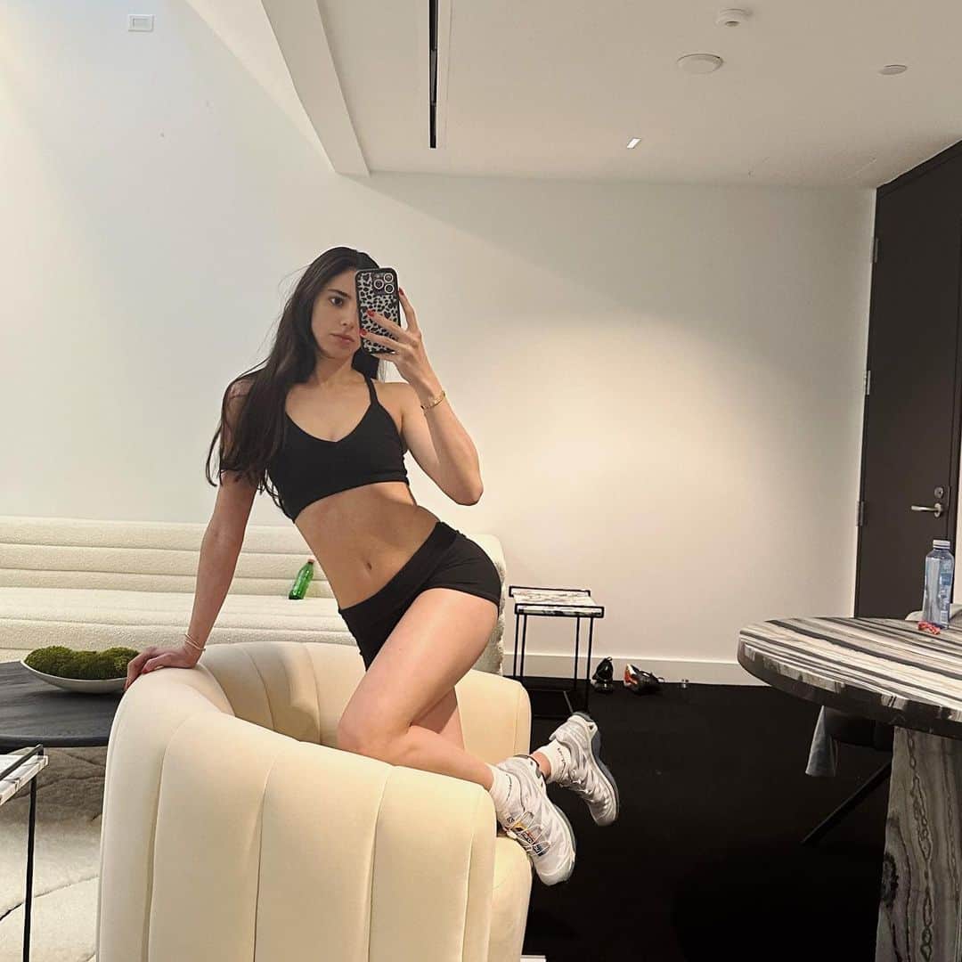 ローレン・ペルツのインスタグラム：「Day2night」