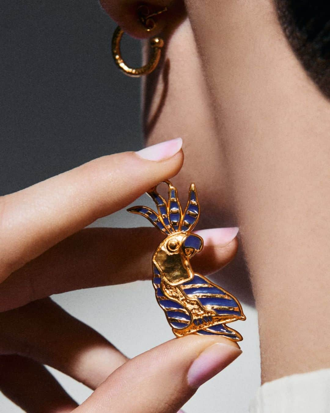 エレスさんのインスタグラム写真 - (エレスInstagram)「Les Maisons Goossens et ERES lancent une collection capsule inédite de bijoux qui ornent les tenues estivales de fantaisie.  Goossens and ERES launch a new capsule collection of jewellery to adorn summer outfits with fantasy.  #ERESPARIS #GOOSSENSPARIS」4月6日 1時08分 - eres