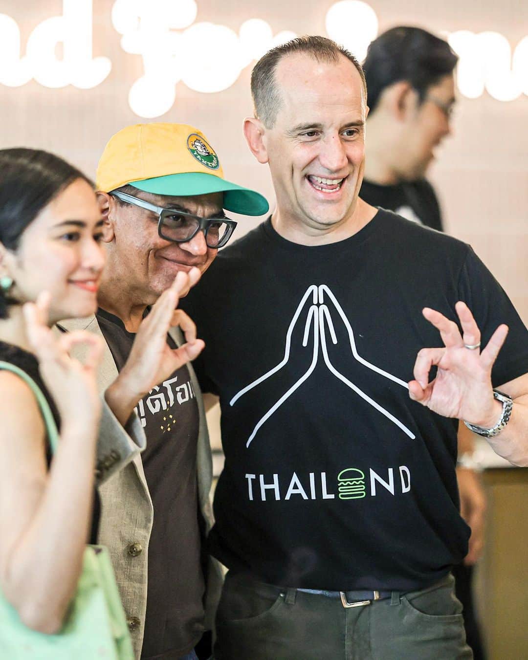 SHAKE SHACKさんのインスタグラム写真 - (SHAKE SHACKInstagram)「All smiles at our official Thailand opening! Swipe through to see the opening excitement 🎉   1. A live dance performance featuring the Thai Hanuman monkey 🐒  2. The new Shack sparkling at night ✨  3. A custom tuk-tuk showing Shake Shack’s journey from NYC to Bangkok ✈️  4. The best feeling ever.  5. Our team members leading the ‘Shack Clap’!  6. Handwoven fans held by some Shack Fans 😏  7. Some Shack art and the cutest guest ever.  8. @randygarutti with Navin Rawanchaikul, the artist behind the original I ❤️ Taxi installation that launched our very first Shack!  9. The beginning of many beautiful Shack nights in Thailand. 🇹🇭」4月6日 1時07分 - shakeshack