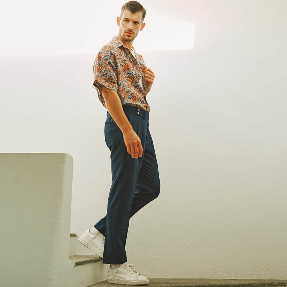 Entre Amis Officialさんのインスタグラム写真 - (Entre Amis OfficialInstagram)「Our tailored trousers are a must for a gentleman’s wardrobe. _ #EntreAmis #Easustainable #SS23 #newcollection #trousers #sartorial #denim」4月6日 1時30分 - entreamis_official