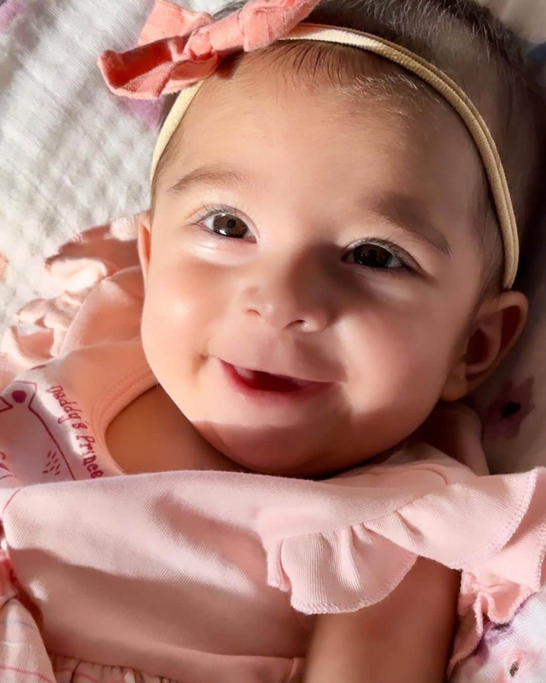 ビパシャ・バスーのインスタグラム：「Hello world … I am Devi ❤️ 🧿🧿🧿🧿🧿🧿🧿 #devibasusinghgrover」