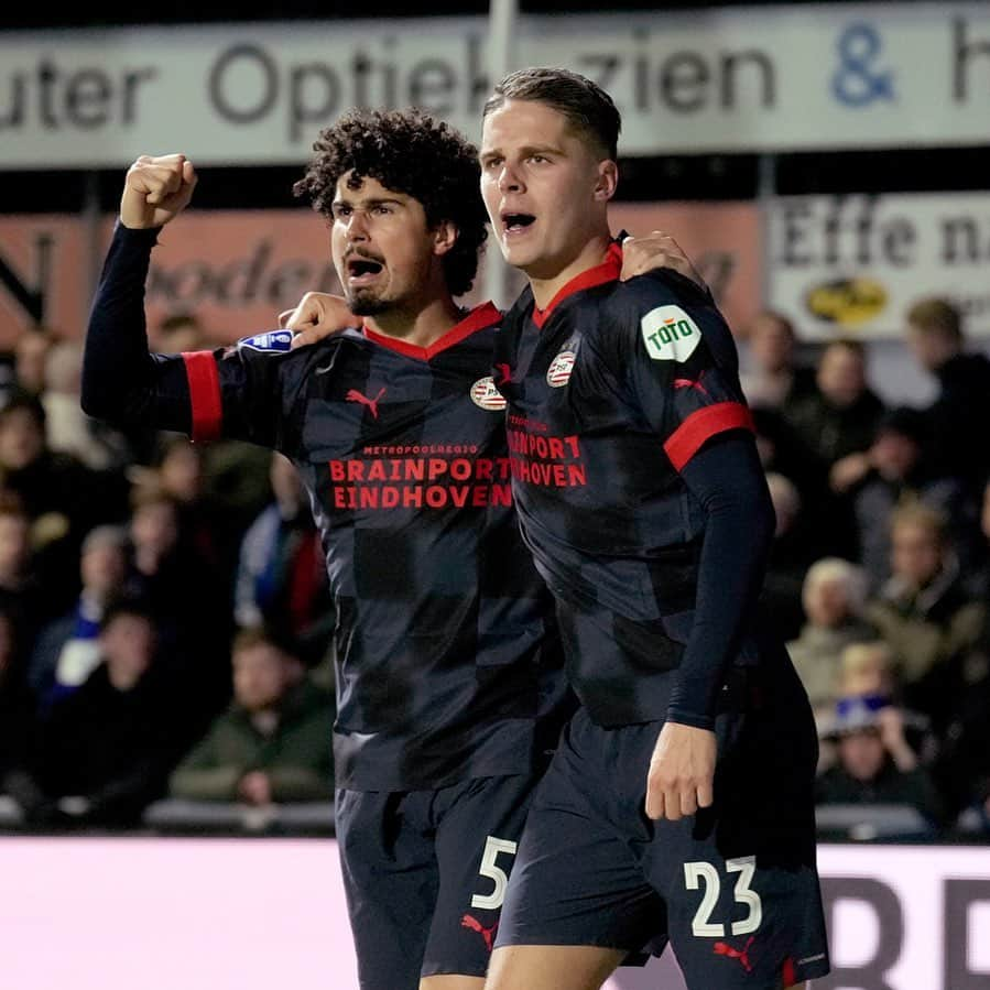 アンドレ・ラマーリョのインスタグラム：「Qualified to the Cup Final. Lekker, boys!  🙌🏼🔥」