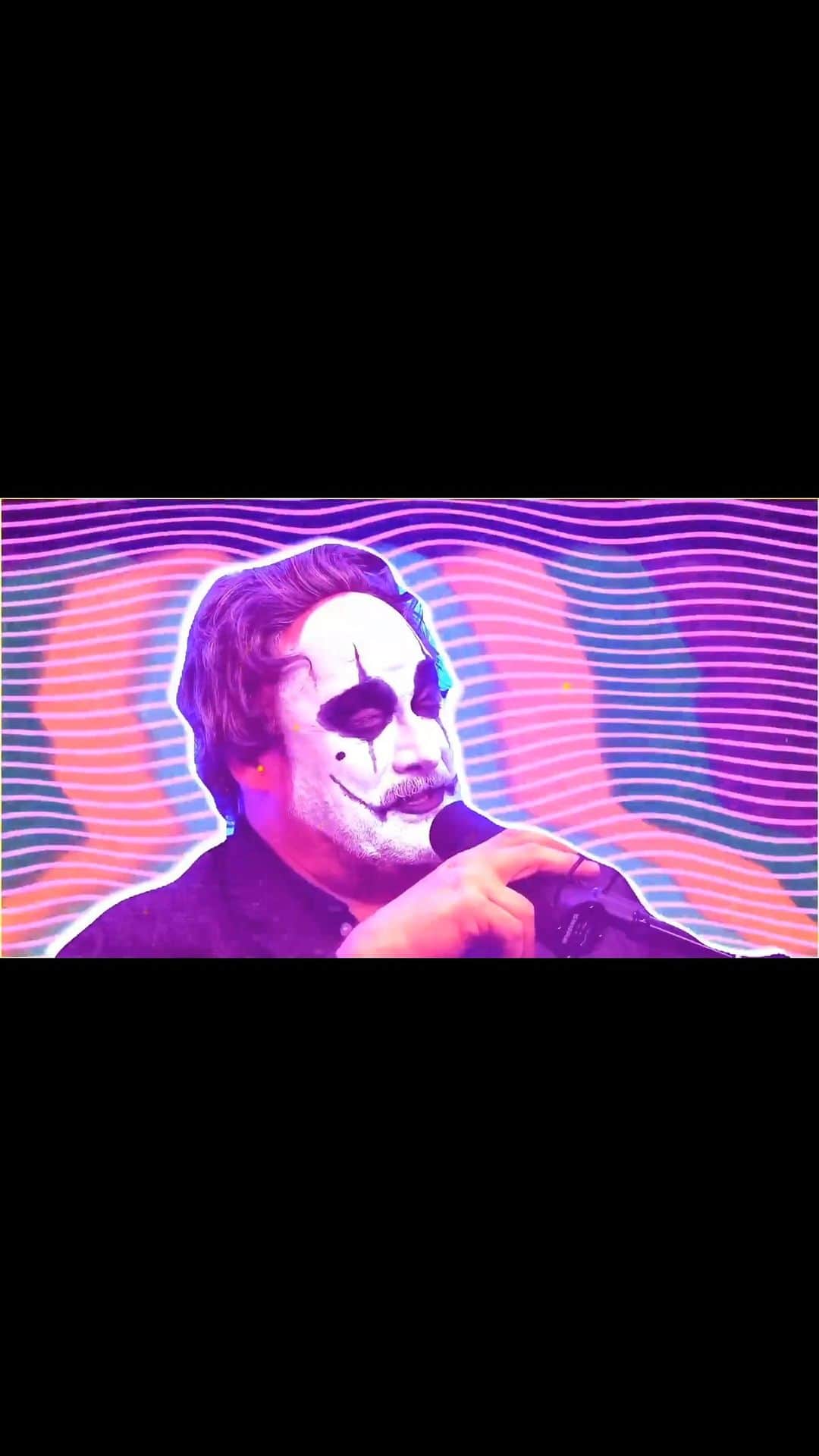 のインスタグラム：「Thank you for this astonishing Robert De NirCrow crowetry song-arr-emix, @songarrhea. Moving on.  youtube.com/songarrhea」
