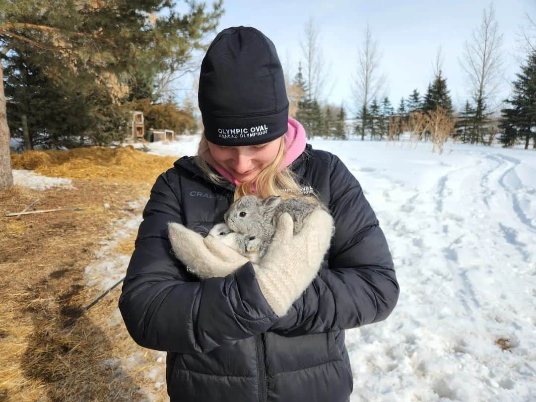 ヘイリー・ベルのインスタグラム：「Bunnies!!! 🐰」