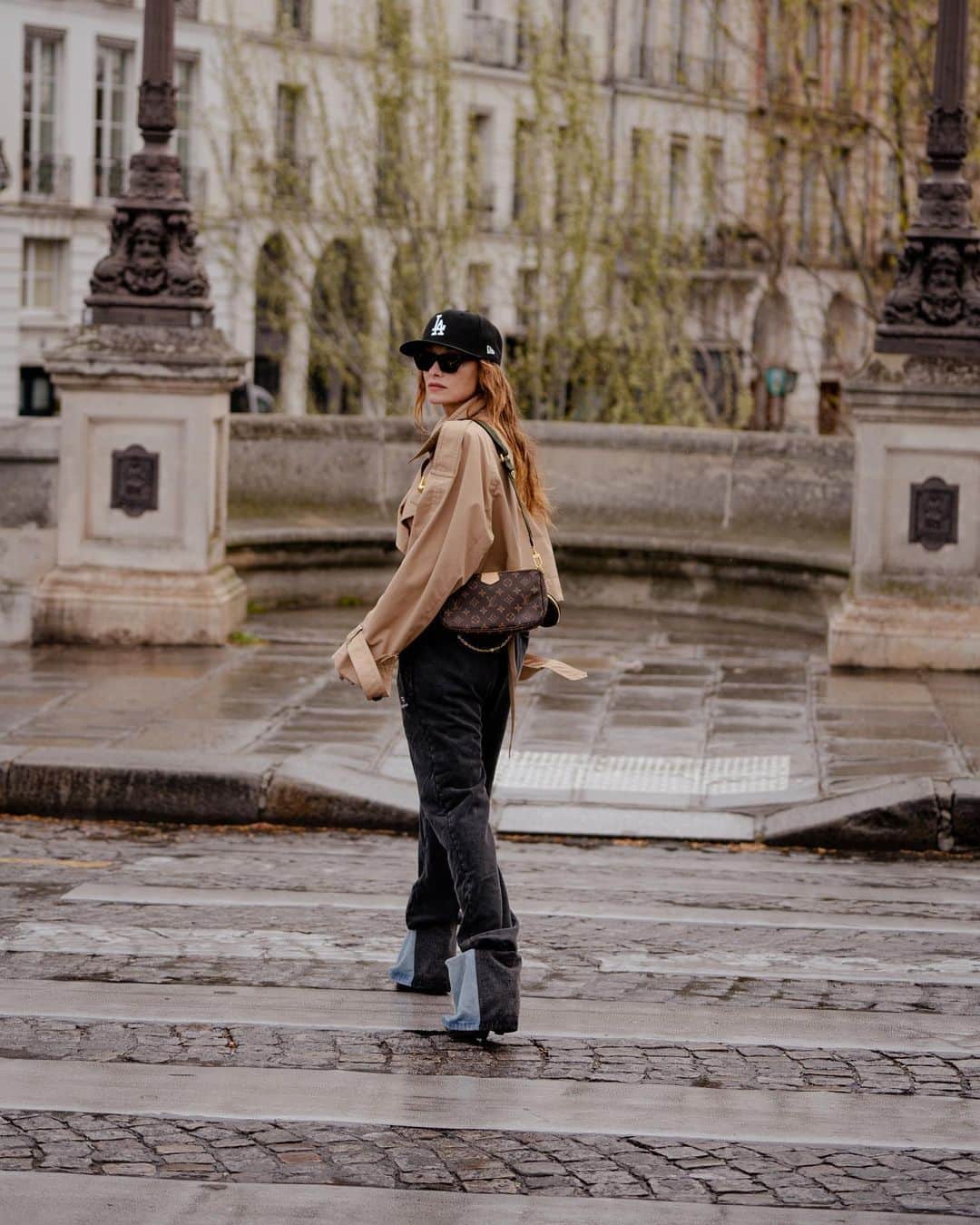 ケリーウェアスラーのインスタグラム：「AFTERNOON IN PARIS. XK」