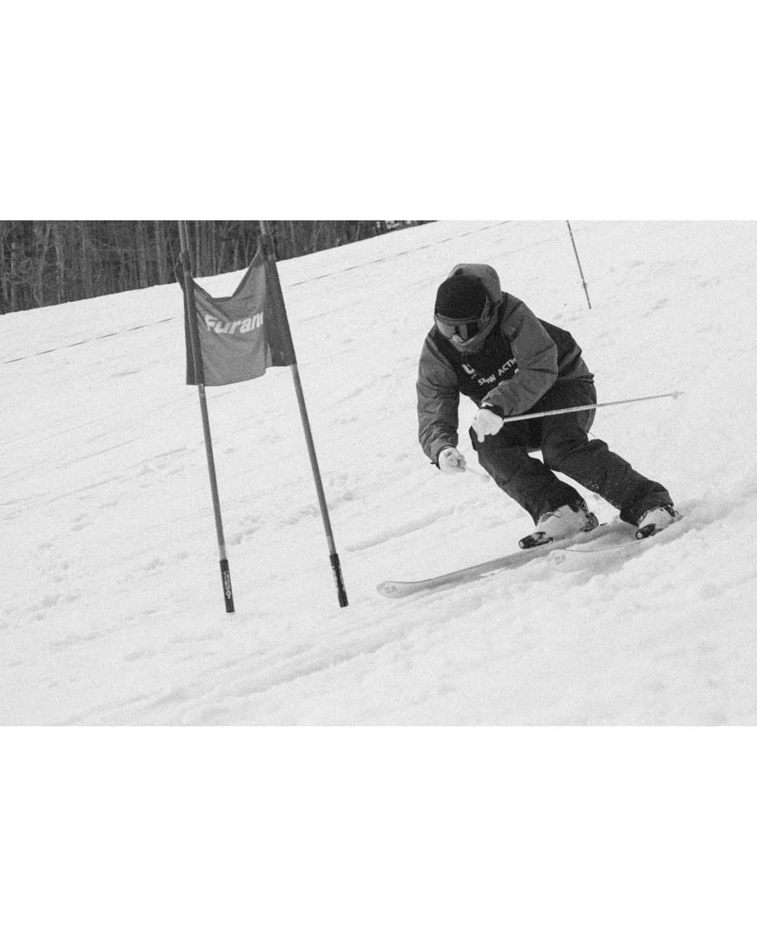 杉本幸祐さんのインスタグラム写真 - (杉本幸祐Instagram)「Snowboard crew.  これからも雪で遊べるように @sdgs_kids_movement   #vectorglide  #jazzysport  SNOWACTION 2023のイベントにご協賛いただきました 以下企業の皆様ありがとうございました  #oakleyjapan 様 @oakleyjapan  #株式会社ウィルレイズ 様　@willraise_official  #amuse株式会社 様 #アミューズスポーツ 様 #株式会社コーセー 様　@kose_official  #woo株式会社  様 #富良野スキー場60周年記念 様　@furanoski_official  #日本生命保険相互会社 様　 #株式会社プラス 様 #回転寿司トピカル 様　@topical0070  #ksport 様 #アクティブ株式会社 様 #アッシュホールディングス株式会社 様 #株式会社kplan 様 #株式会社ビーバン 様　@beevan0417  #株式会社Sept. 様 #エナライン株式会社 様」4月6日 5時31分 - _b1ackcoffee_