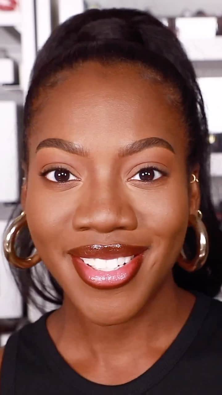Too Facedのインスタグラム：「OBSESSED 😍💖 @safai305 wears our NEW Lip Injection Lip Shapers! 💋😘 #toofaced #tfcrueltyfree #toofacedlipinjection」