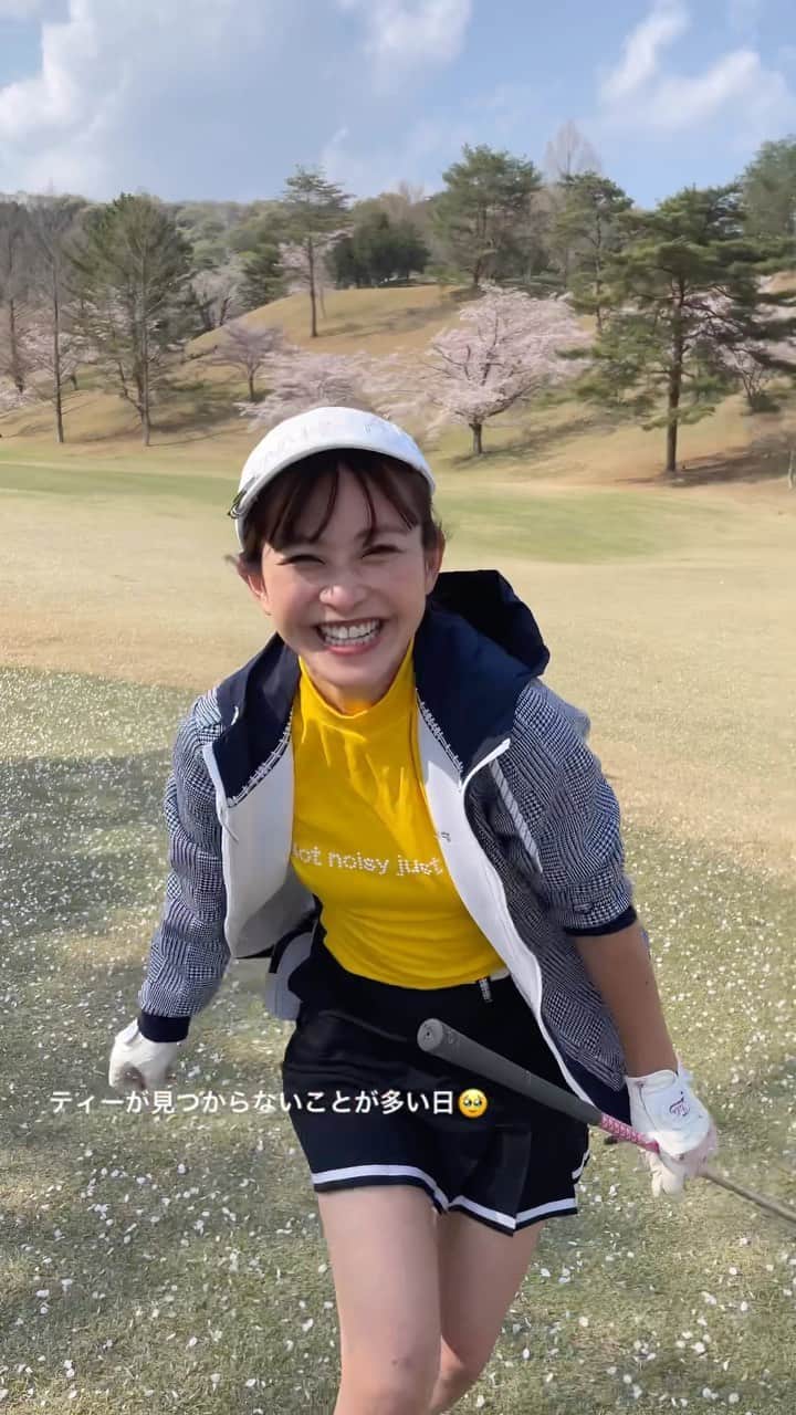 中庄司愛希のインスタグラム：「一打目も二打目もよく飛んだホール🫶 この日、ティーが見つからない現象が何度も🥹  #ゴルフ #ゴルフ女子 #ゴルフラウンド #ゴルフ動画 #ゴルフスイング #ユーティリティ #スイング動画」