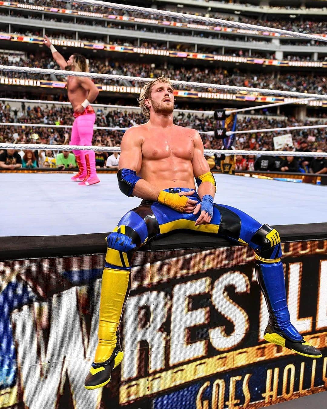 セス・ロリンズさんのインスタグラム写真 - (セス・ロリンズInstagram)「@wwerollins vs. @loganpaul was one of #WrestleMania Saturday’s most insane matches! 🔥」4月6日 6時02分 - wwerollins