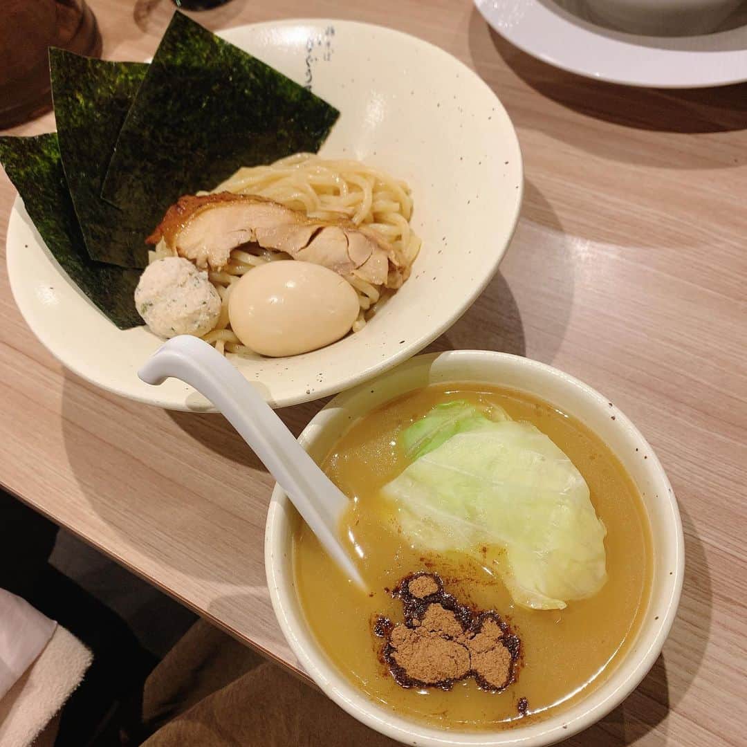 のインスタグラム：「西新宿・新宿【鶏そば かぐら屋】 . . クリーミーな感じだった🍜 . . . #鶏そば　#ラーメン　#らーすたぐらむ #つけ麺　#🍜　#新宿　#西新宿　#新宿ラーメン　#新宿つけ麺　#西新宿つけ麺　#西新宿ラーメン　#鶏そばかぐら屋  #かぐら屋　#instafood #たべすたぐらむ  #ワイのグルメ記録」