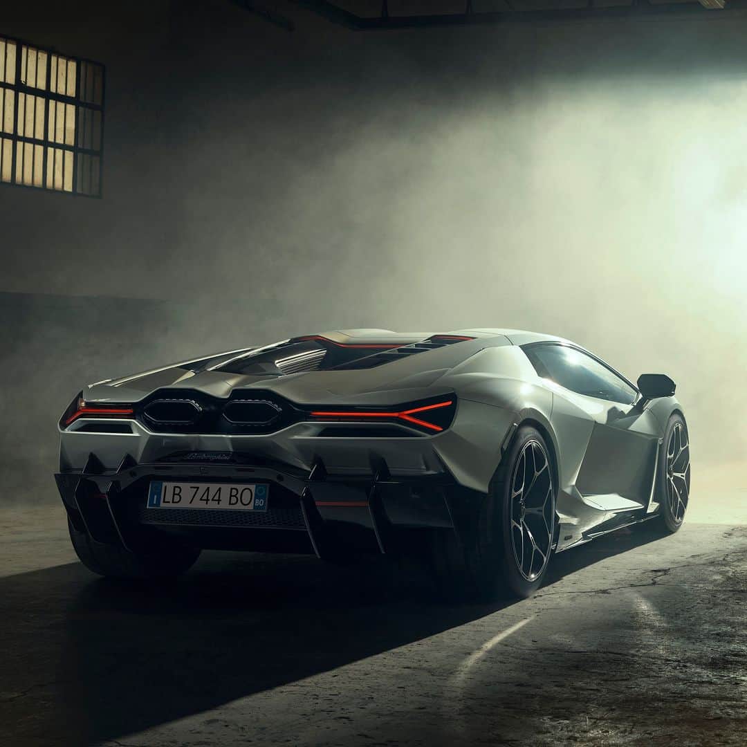 ランボルギーニさんのインスタグラム写真 (ランボルギーニInstagram)「Lights turned on for a new era