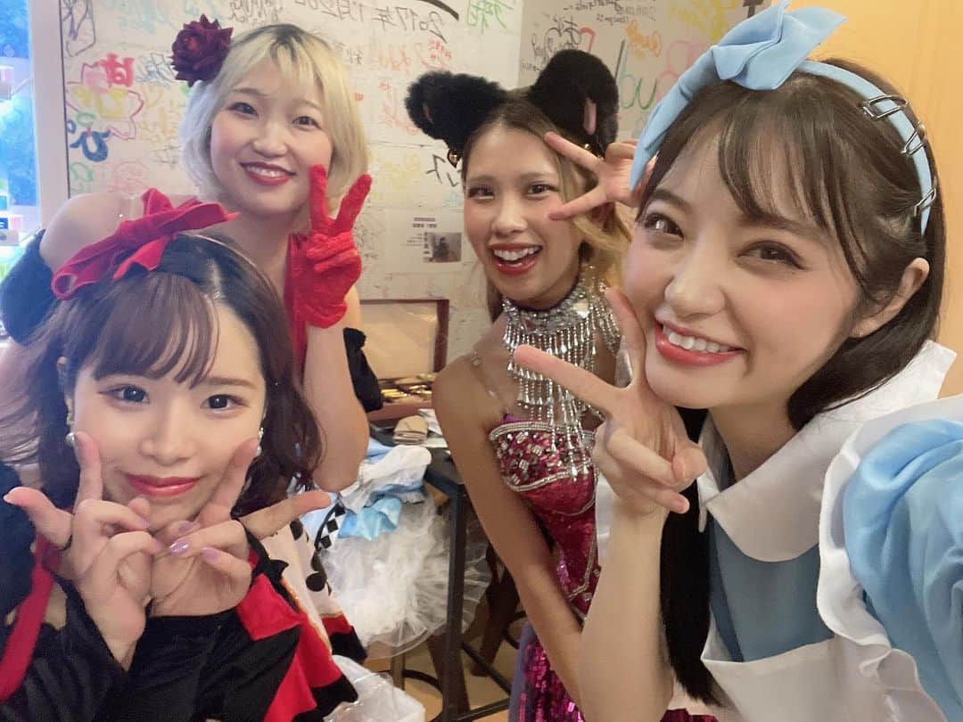 のインスタグラム：「4月16日本公演！ 琴音ちゃんアリス役もどってきます！！  Rikaの女王大好評なので引き続き ラストまで女王を演じて頂きます🔥  16日は私は1曲のみの参加となります。 裏方でメンバーを支えたいと思います！頑張ります！遂に自分が出ずに任せられる時がきたのかなと思ってます！✨」