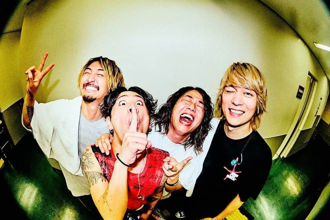 Ryota さんのインスタグラム写真 - (Ryota Instagram)「このライブ後の写真見てもらえばわかると思うけど、、、昨日は楽しすぎた。全部出し切ったー！！ 来てくれたみんな本当にありがとう！！！ また会える日を楽しみにしてるね🔥」4月6日 15時37分 - ryota_0809