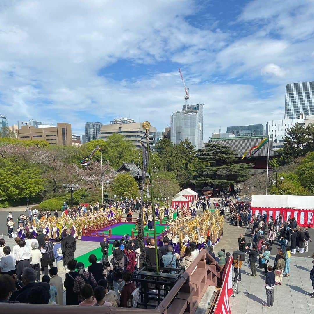 武藤昭平さんのインスタグラム写真 - (武藤昭平Instagram)「大本山増上寺にて御忌大会。明日4/7まで。  #増上寺 #浄土宗 #南無阿弥陀仏 #zojoji #jodoshu #buddhism」4月6日 15時59分 - syoheimuto