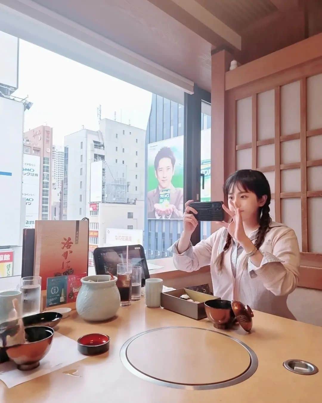 のインスタグラム：「크랩🦀크랩🦀 파스는 샤론 サロンパスAe 🤍 #강은비 #osaka」