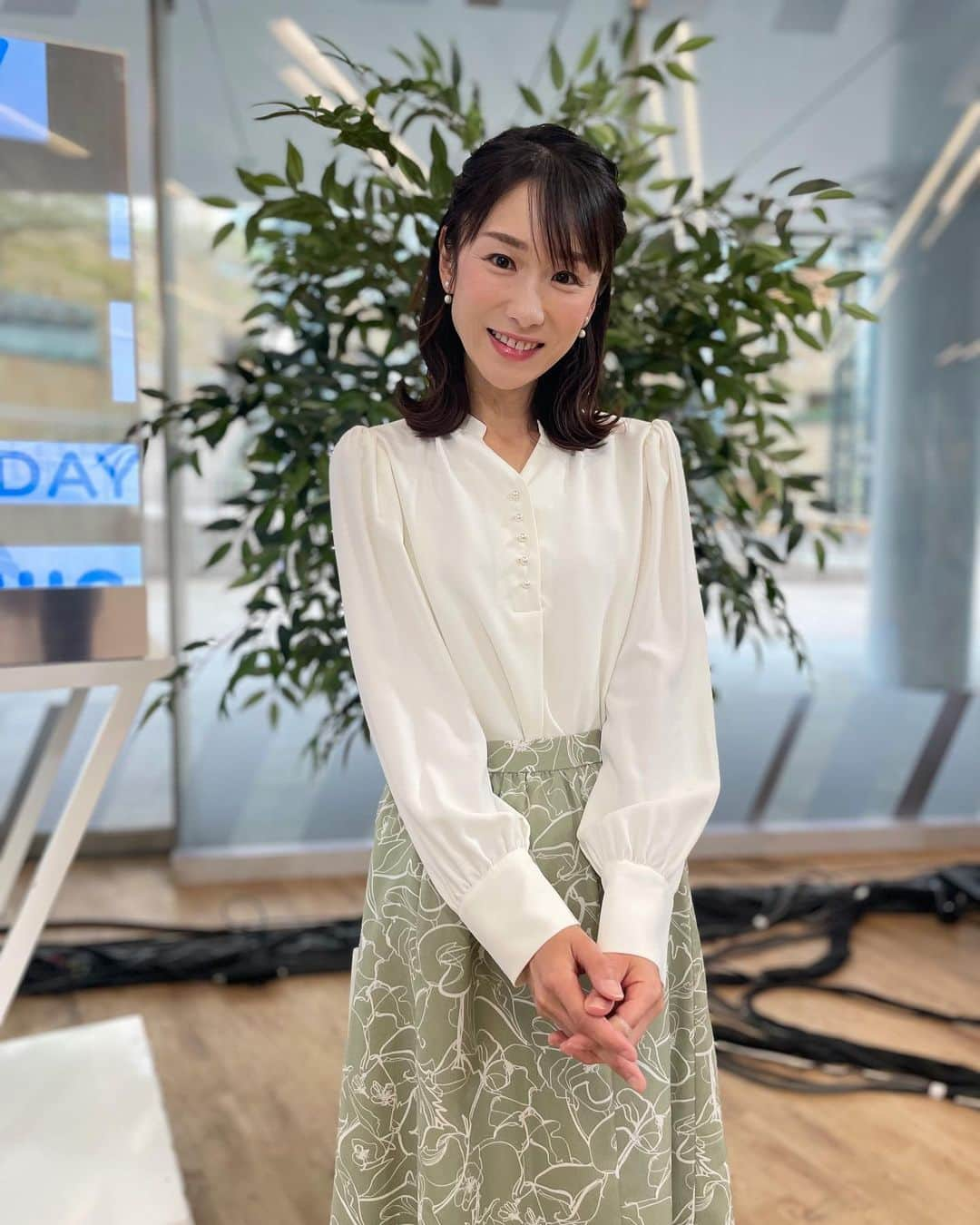 堂真理子さんのインスタグラム写真 - (堂真理子Instagram)「今年度最初のアベモニでした☀️ 天気情報を最初にお伝えするなど、プチリニューアルに気づいていただげしたか？？😊  さて、明日「ワイド！スクランブル」はお休みし、森アナにピックアップニュースを担当してもらいます🙇‍♀️ 体調不良ではないので、ご心配なく☺️  来週からはまた通常通りレギュラー番組を担当しますので、今年度もどうぞよろしくお願い致します🥺✨   #アベモニ  #番組  #プチ  #リニューアル しました  #新年度  #堂真理子 #テレビ朝日 #アナウンサー」4月6日 16時33分 - mariko_do